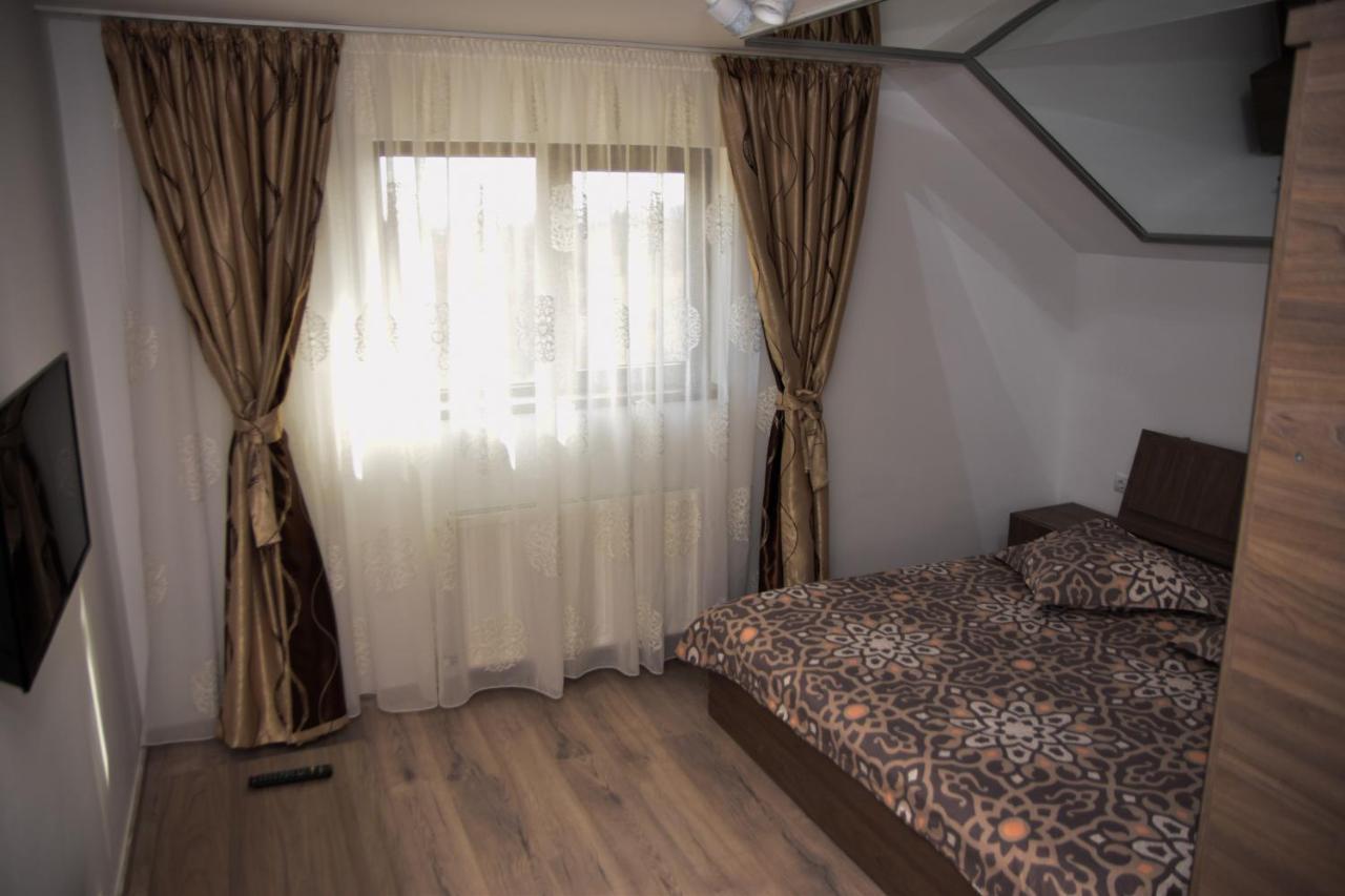 Hotel New House Curtea de Argeş Exteriér fotografie