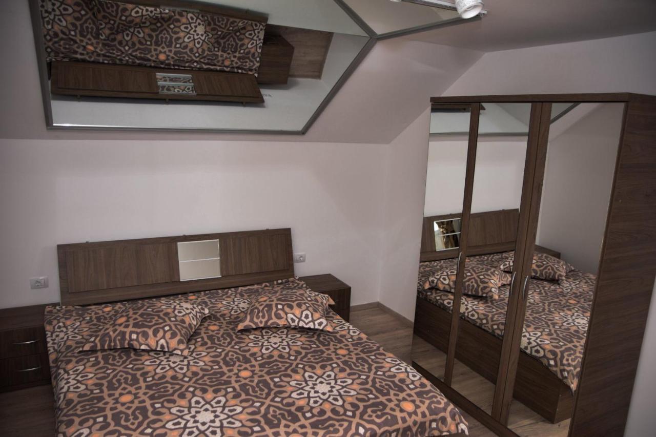 Hotel New House Curtea de Argeş Exteriér fotografie